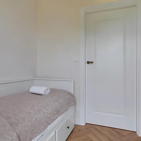 Blue Mandarin Portovo - Near Marina & Amber Sky Danzig