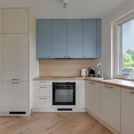 Blue Mandarin Portovo - Near Marina & Amber Sky Apartman