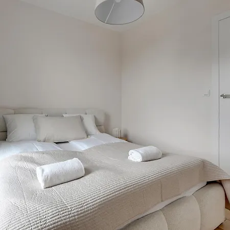 Blue Mandarin Portovo - Near Marina & Amber Sky Apartman *